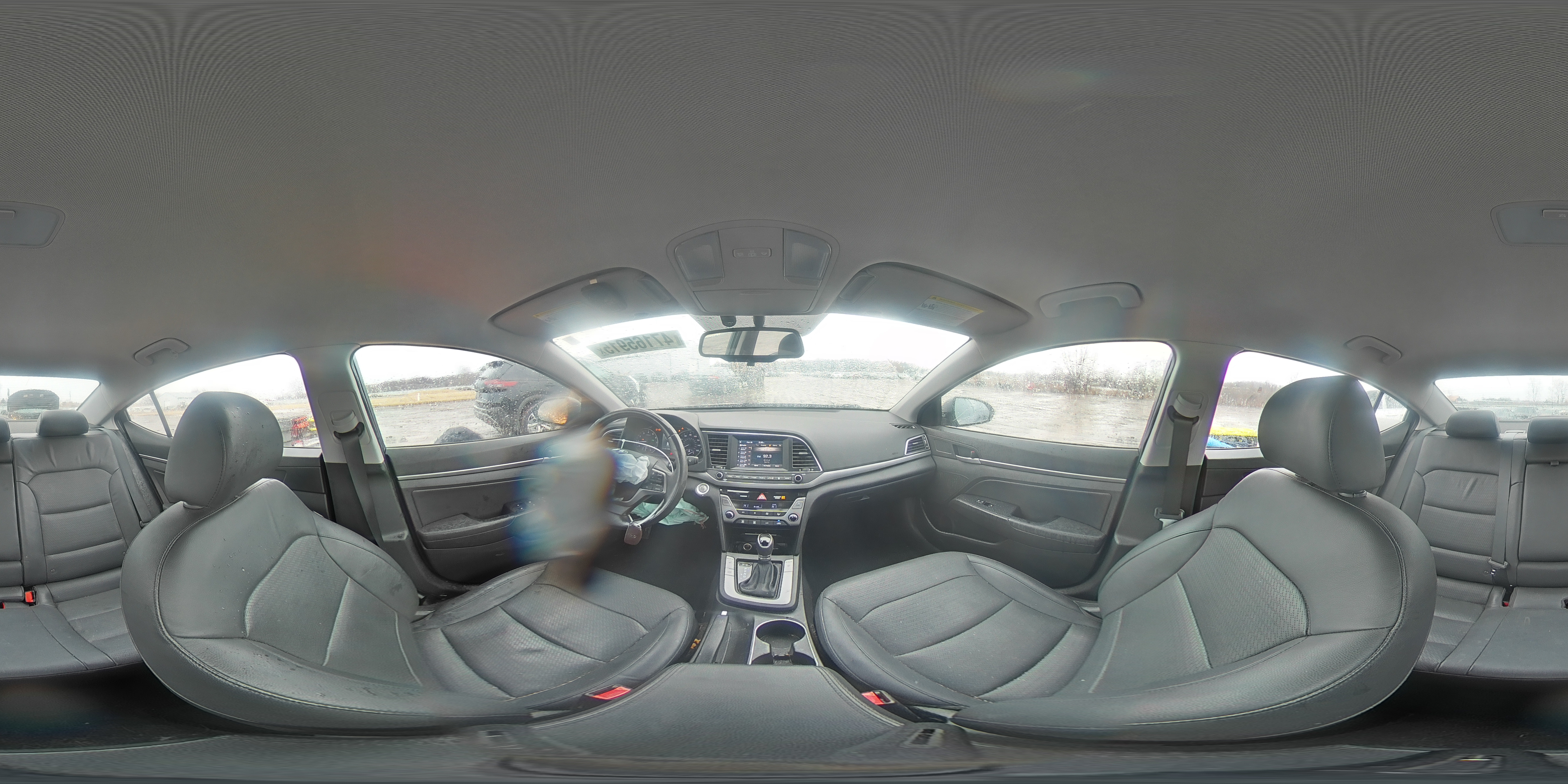2017 Hyundai Elantra - Image 13