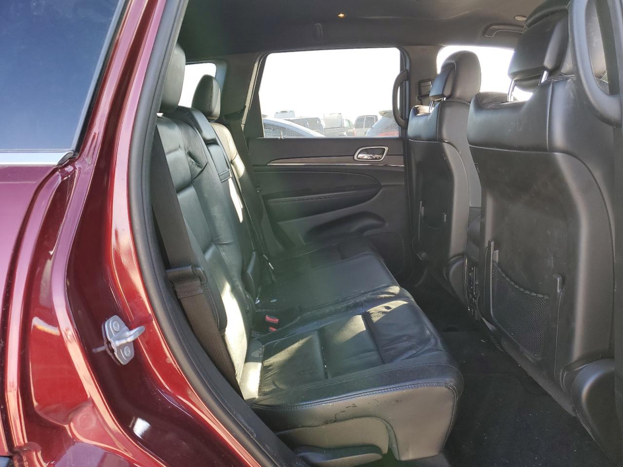 2018 Jeep Grand Cherokee - Image 11