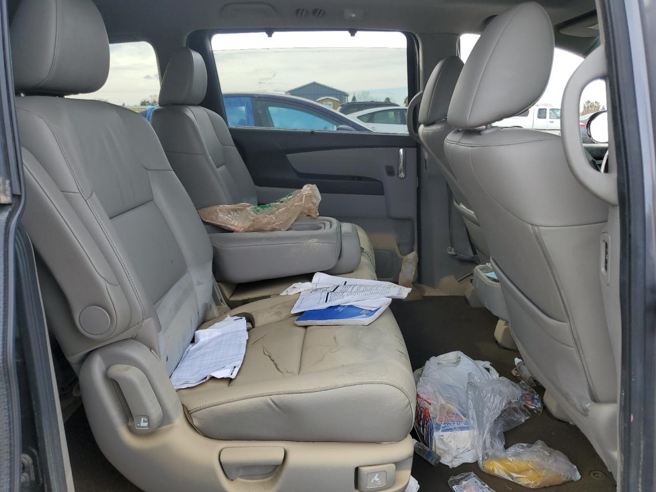 2015 Honda Odyssey - Image 11