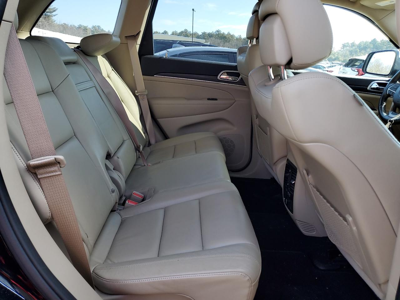 2020 Jeep Grand Cherokee - Image 11