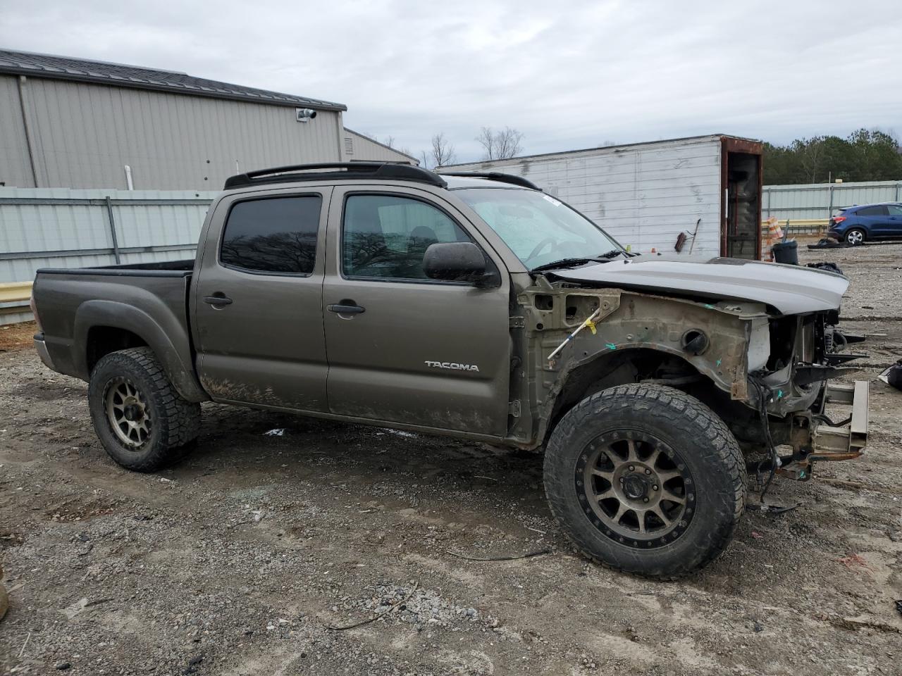2015 Toyota Tacoma - Image 4