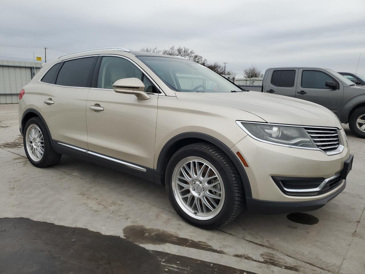 2017 Lincoln MKX - Image 4