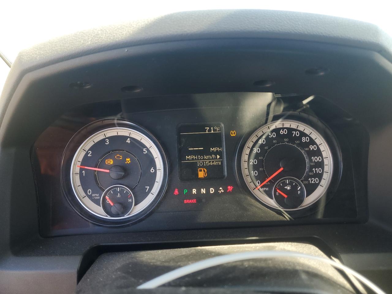2016 RAM 1500 - Image 9