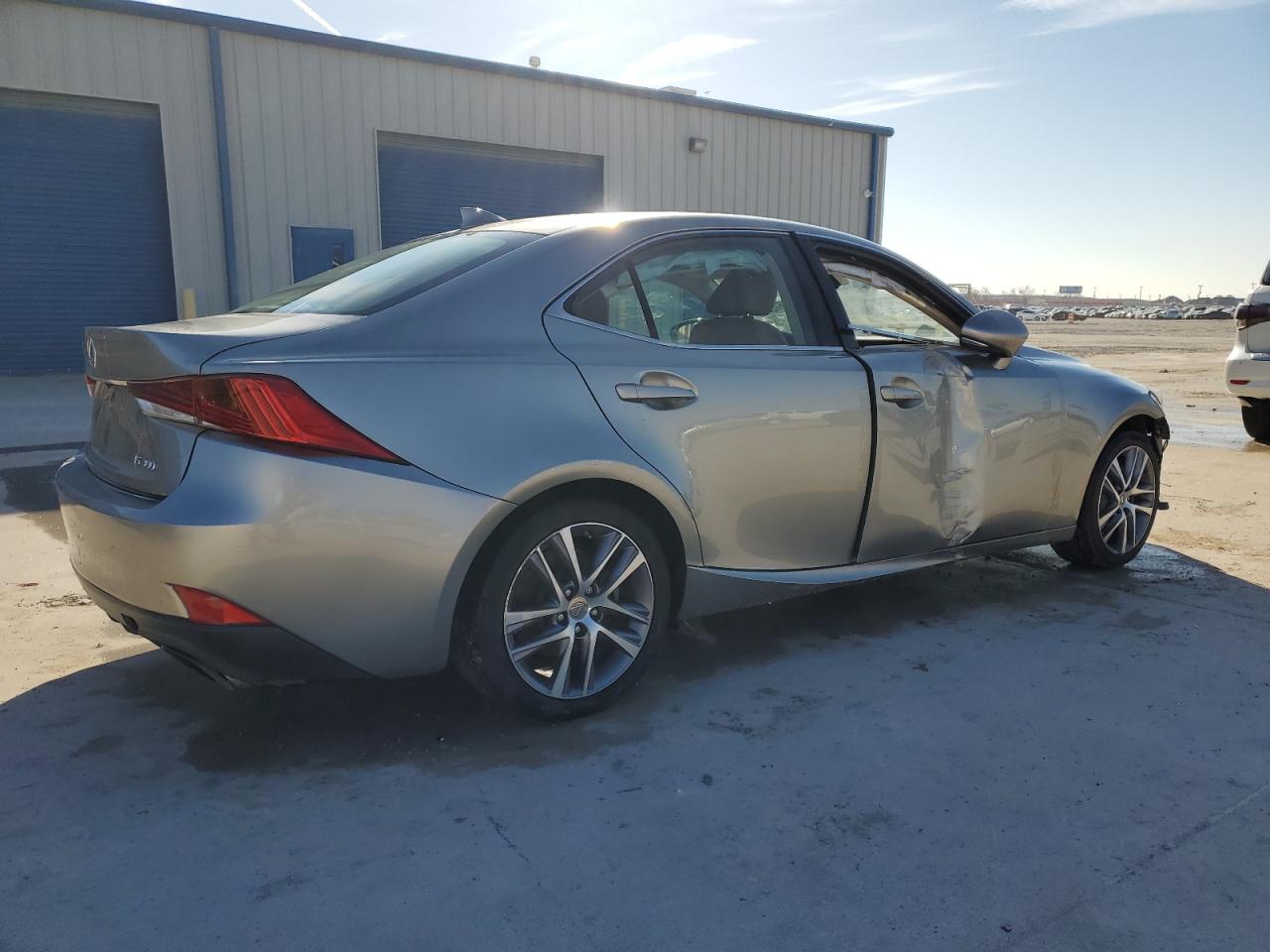 2019 Lexus IS - Image 3