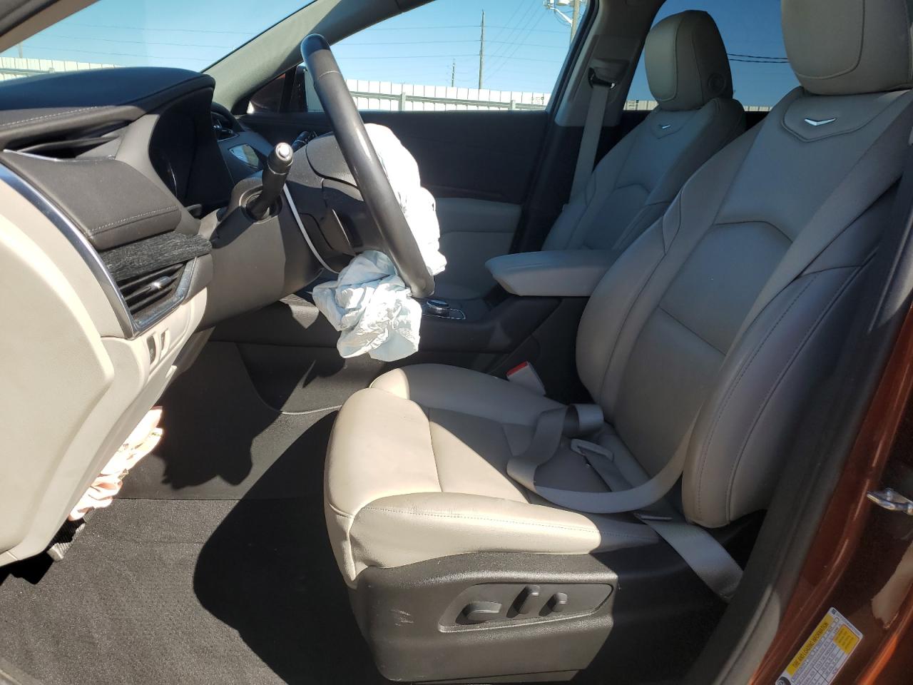 2021 Cadillac XT4 - Image 7