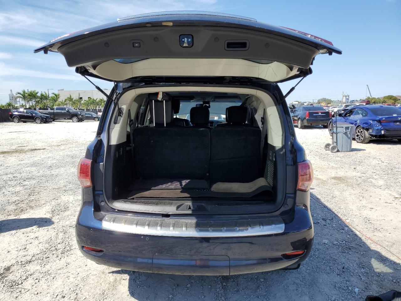 2016 Infiniti QX80 - Image 6