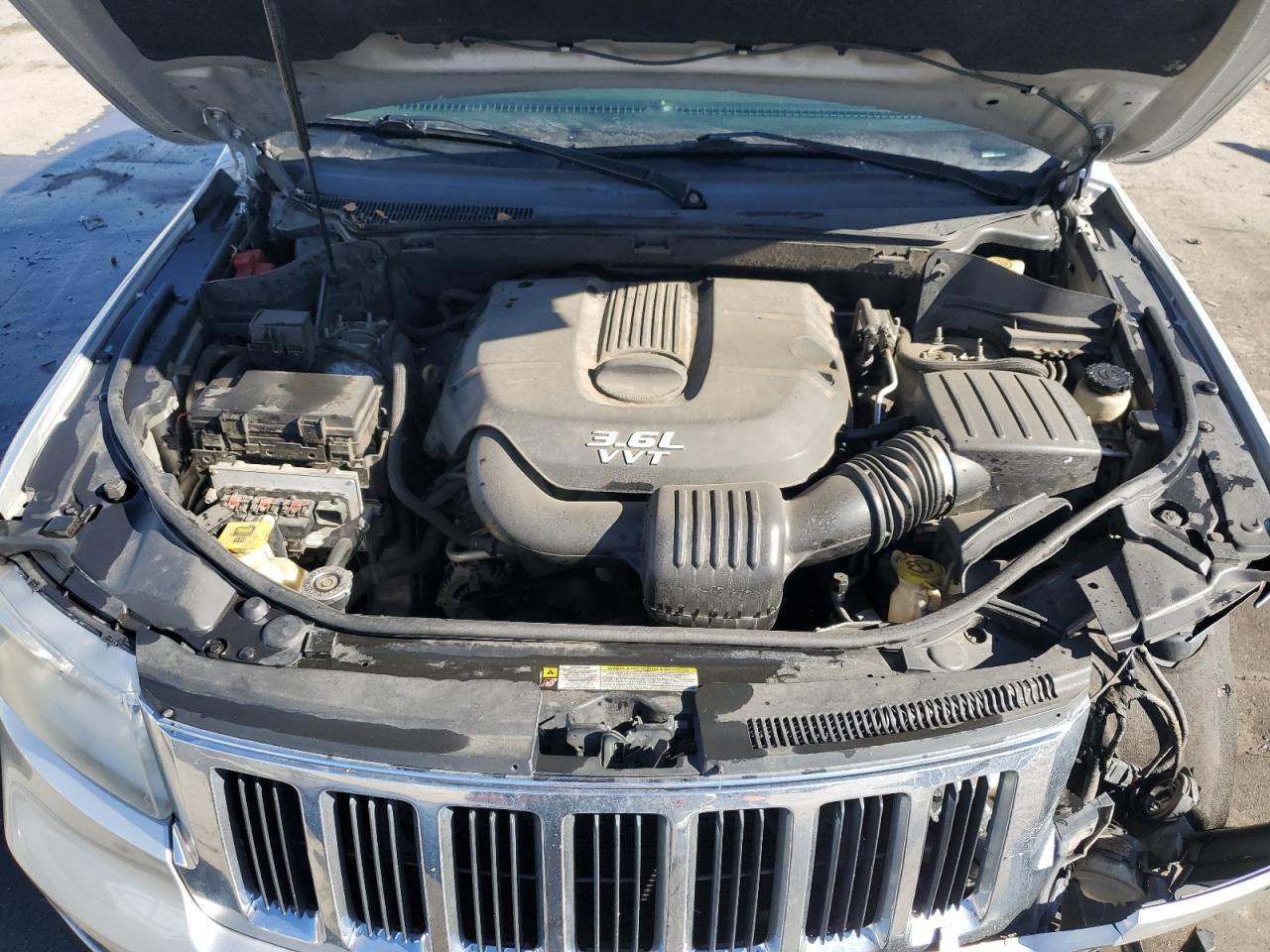 2013 Jeep Grand Cherokee - Image 12
