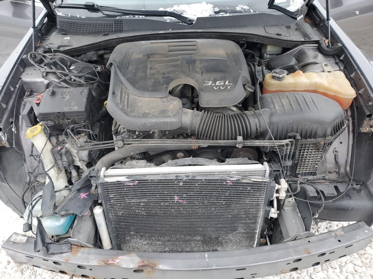 2013 Chrysler 300 - Image 13