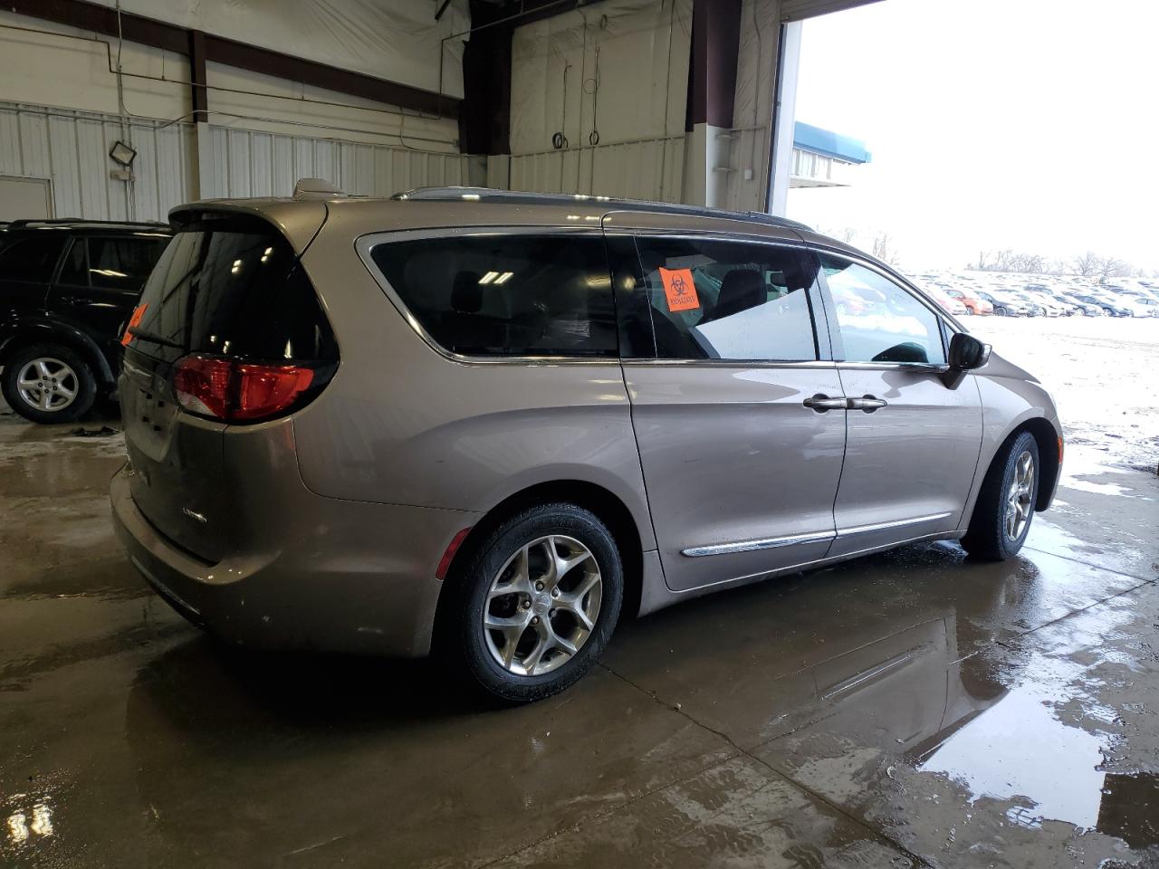 2018 Chrysler Pacifica - Image 3