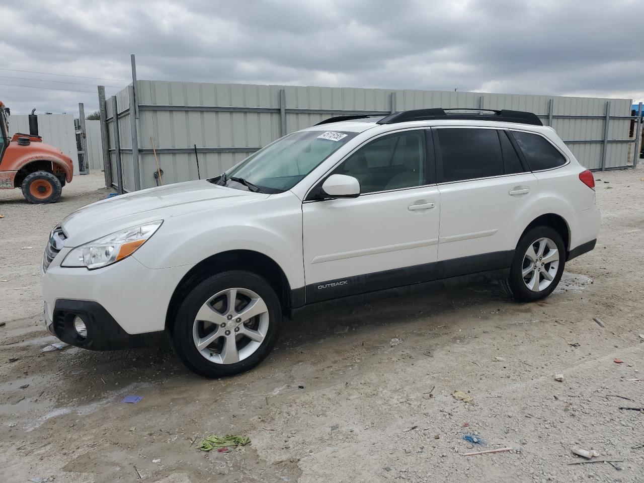 2014 Subaru Outback - Image 1