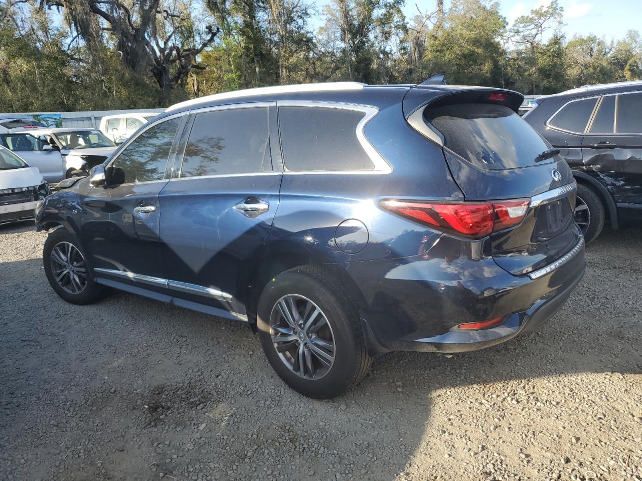 2017 Infiniti QX60 - Image 2