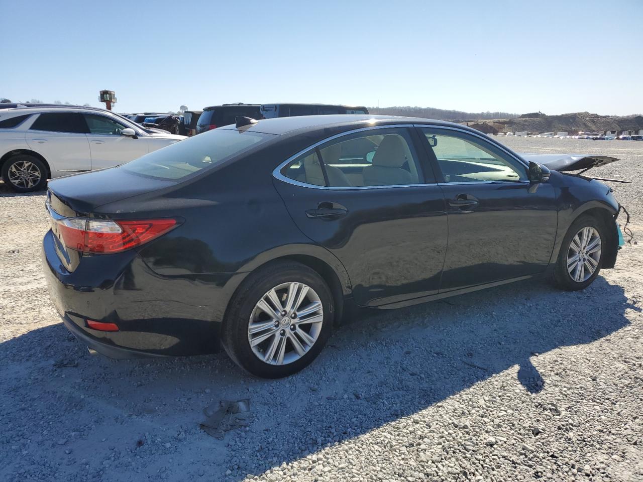 2015 Lexus ES - Image 3