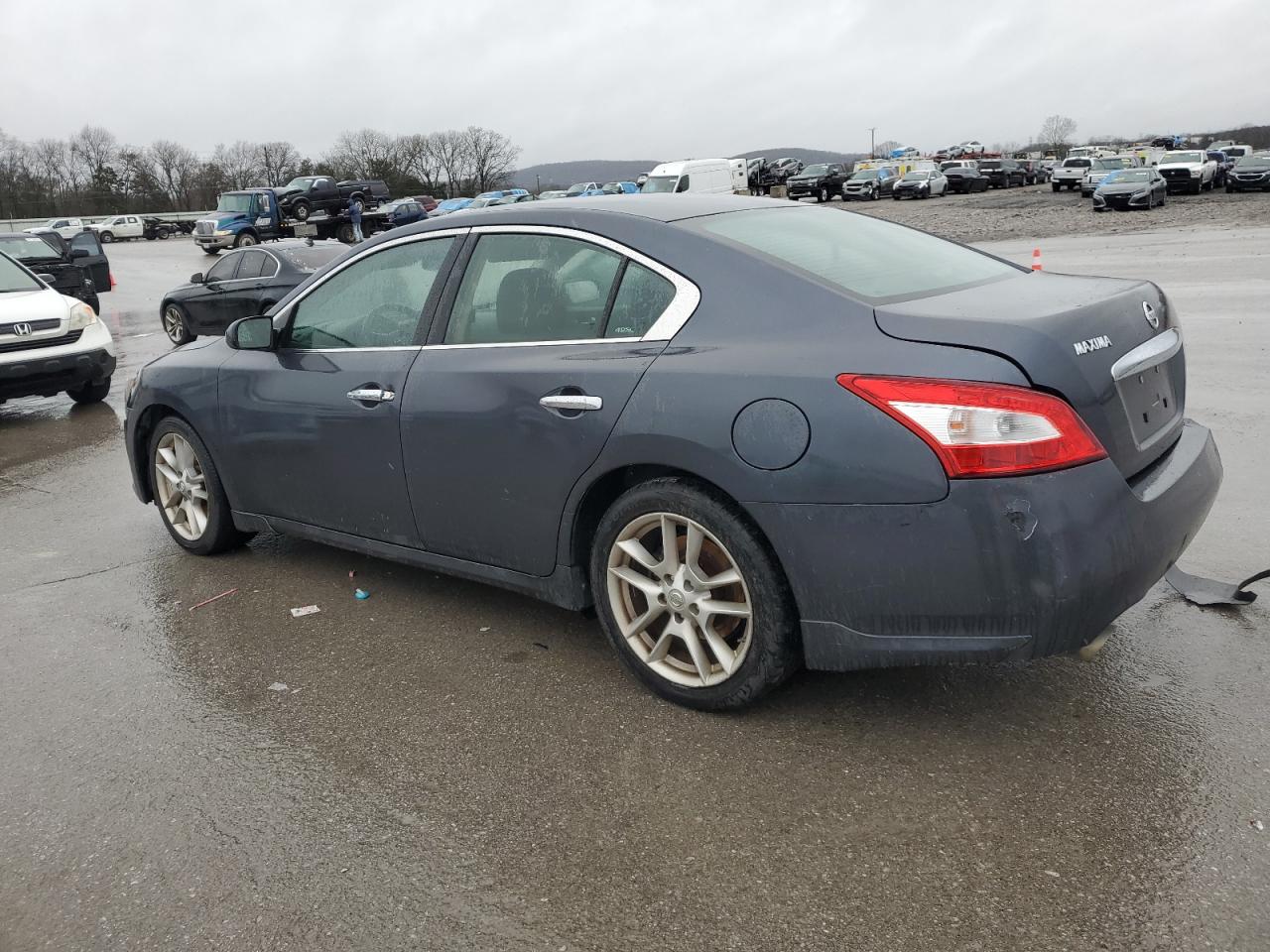 2009 Nissan Maxima - Image 2