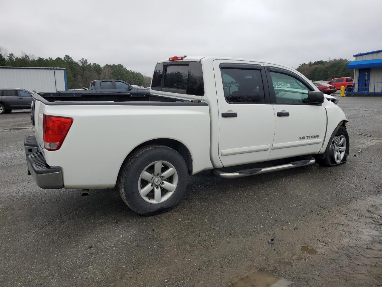 2010 Nissan Titan - Image 3