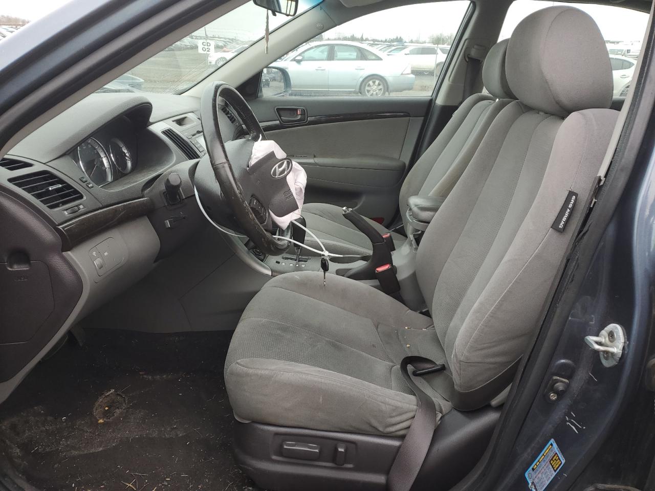 2009 Hyundai Sonata - Image 7
