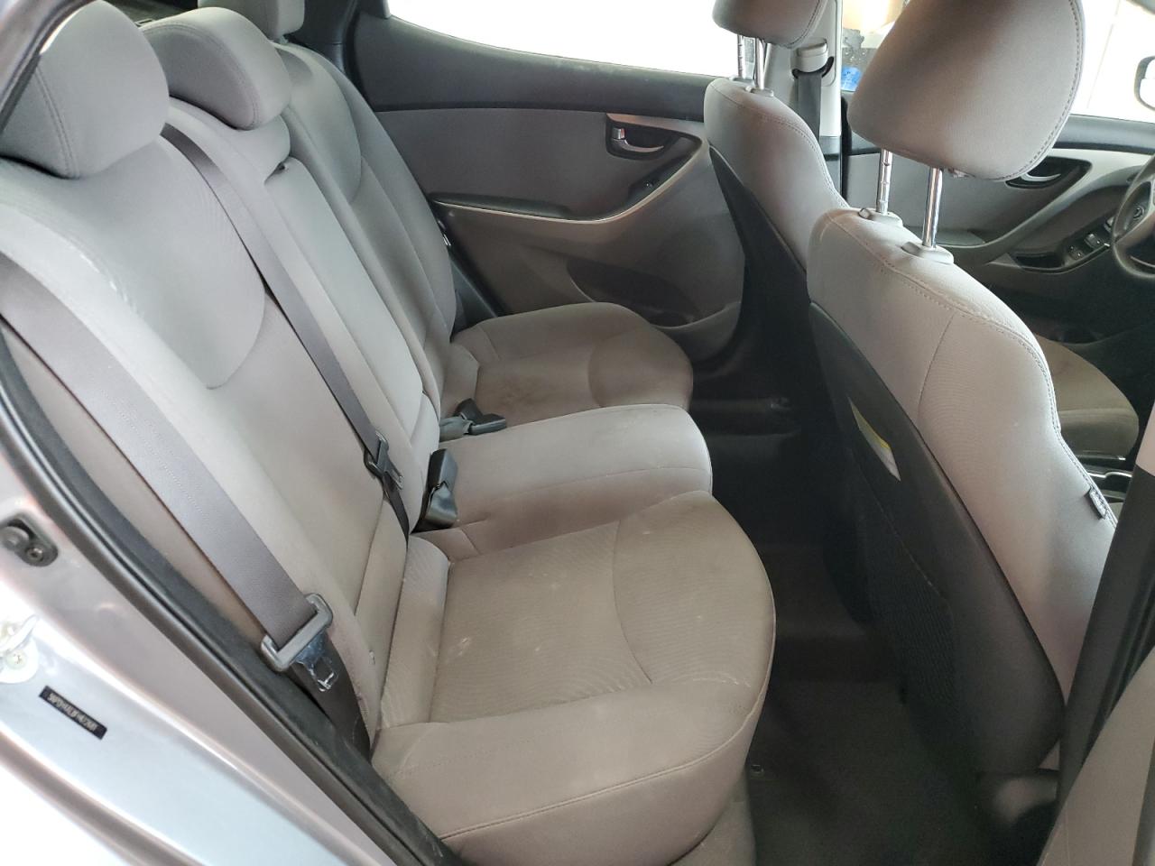 2015 Hyundai Elantra - Image 10