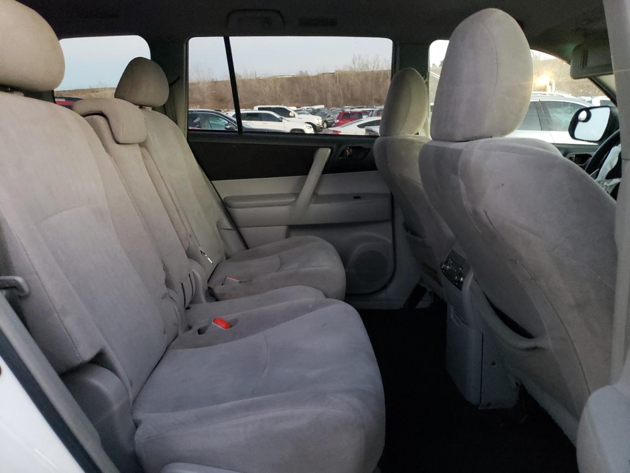 2012 Toyota Highlander - Image 11
