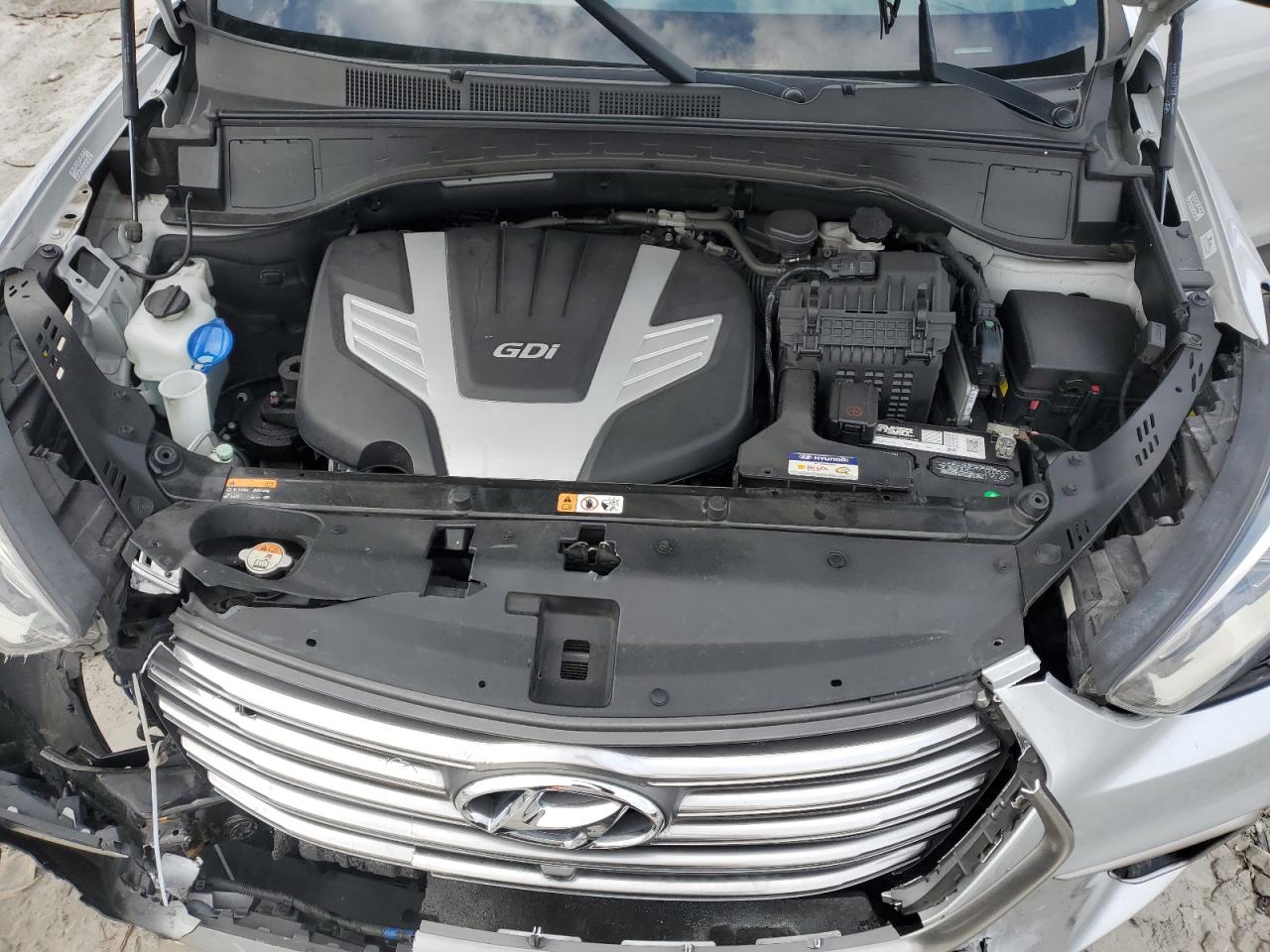2019 Hyundai Santa Fe - Image 14