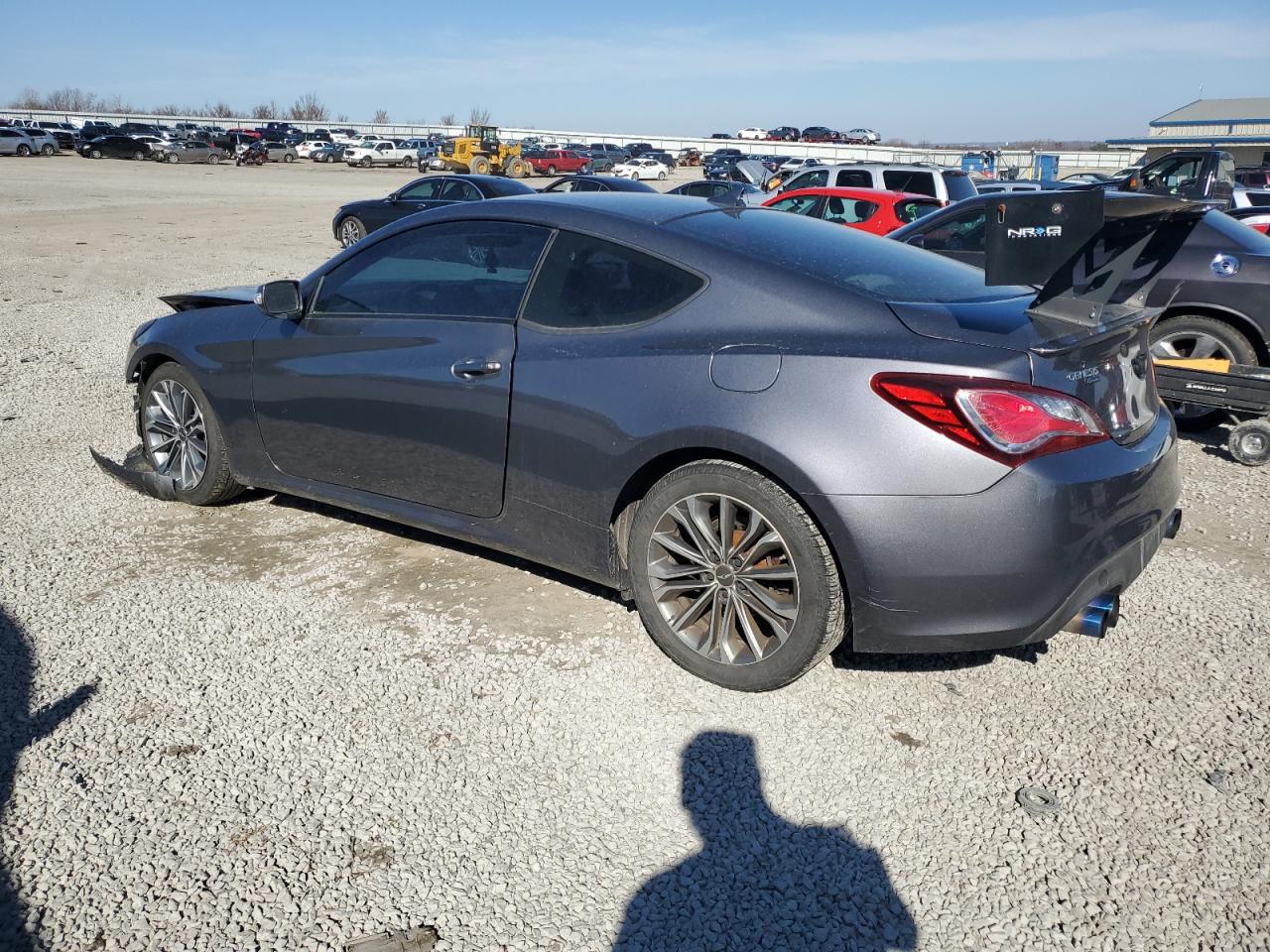 2015 Hyundai Genesis - Image 2