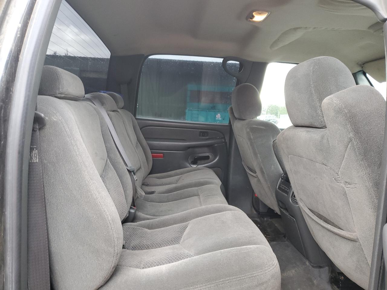 2005 Chevrolet Silverado - Image 10