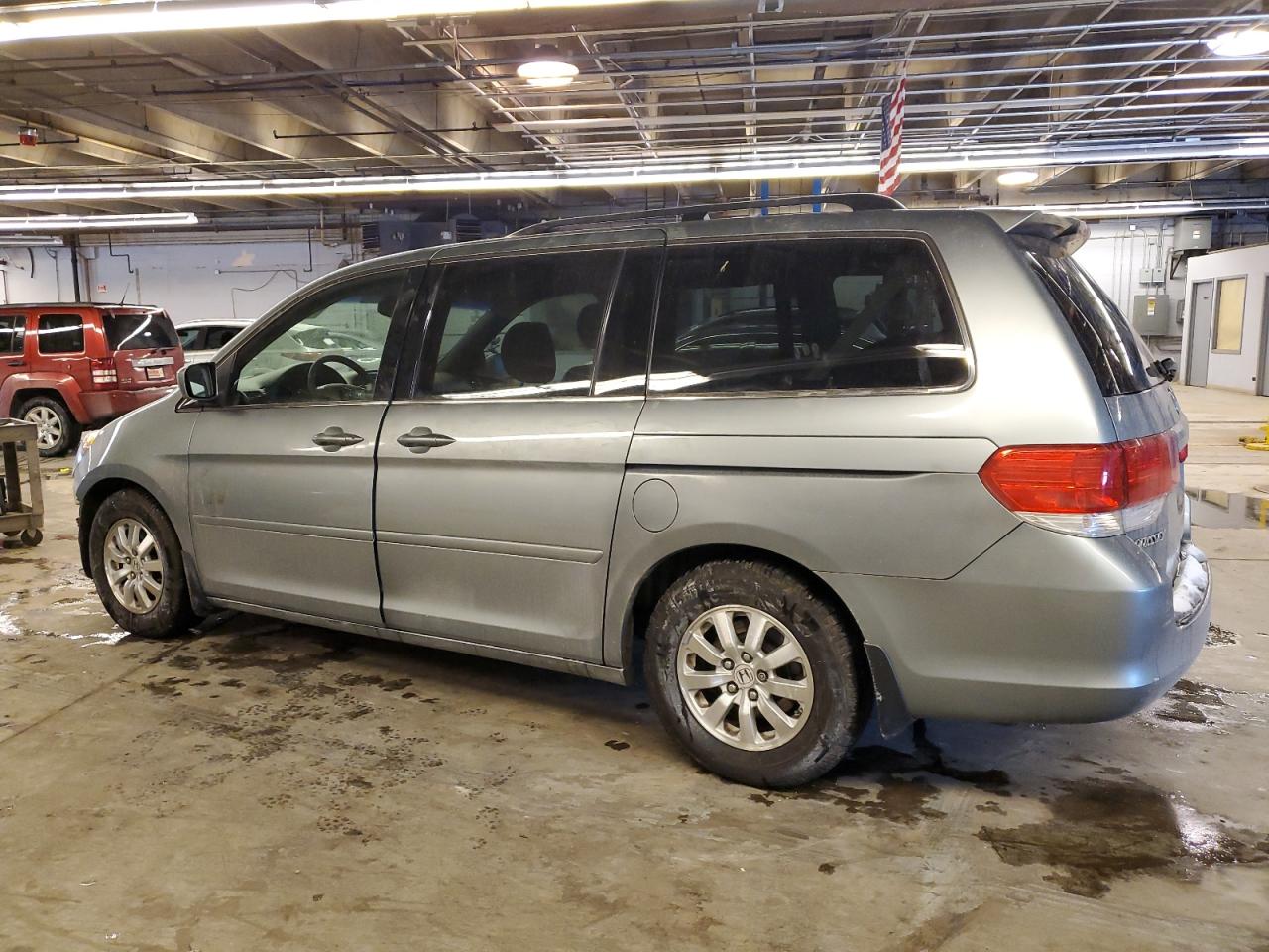 2008 Honda Odyssey - Image 2