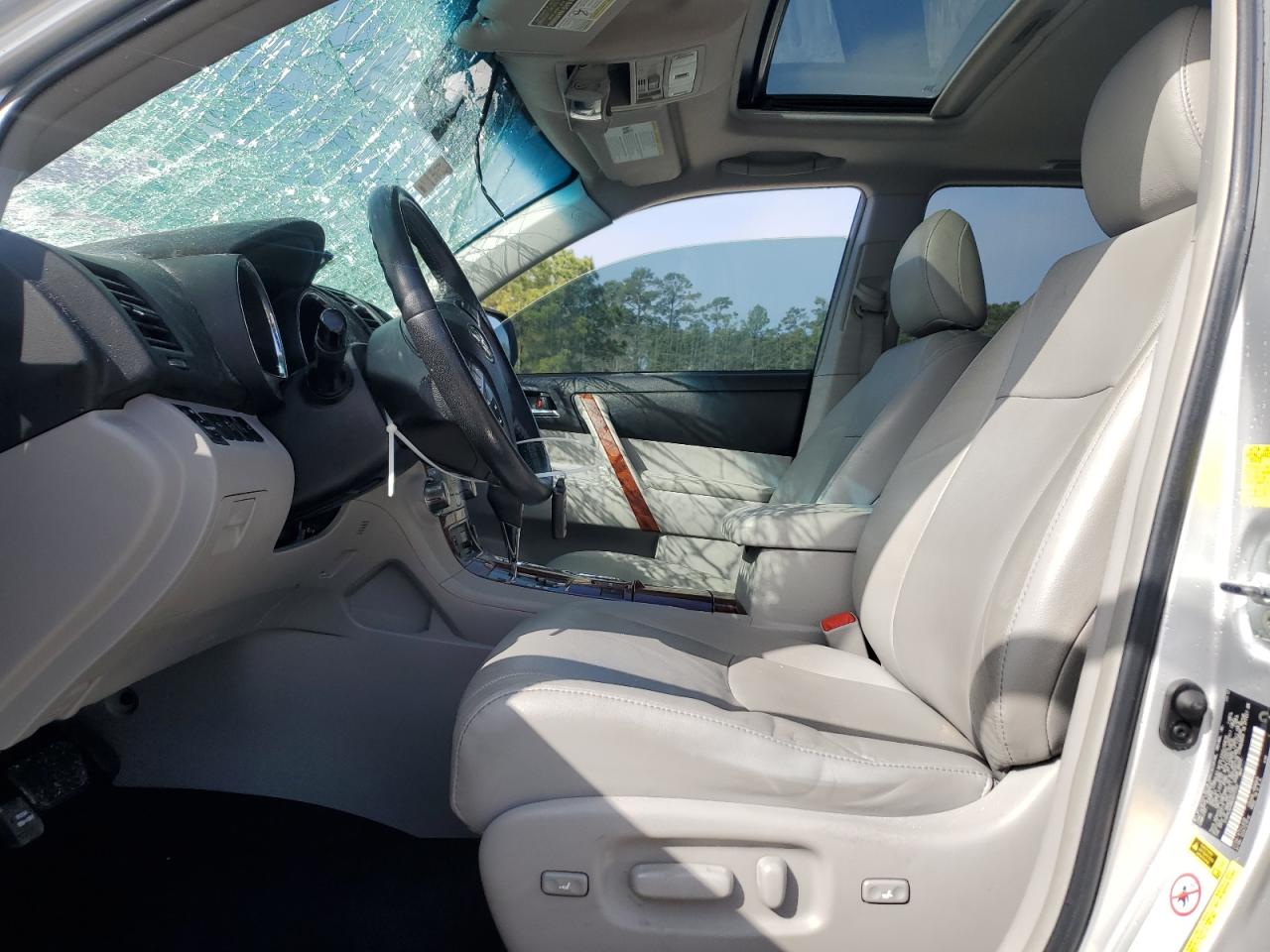 2011 Toyota Highlander - Image 7