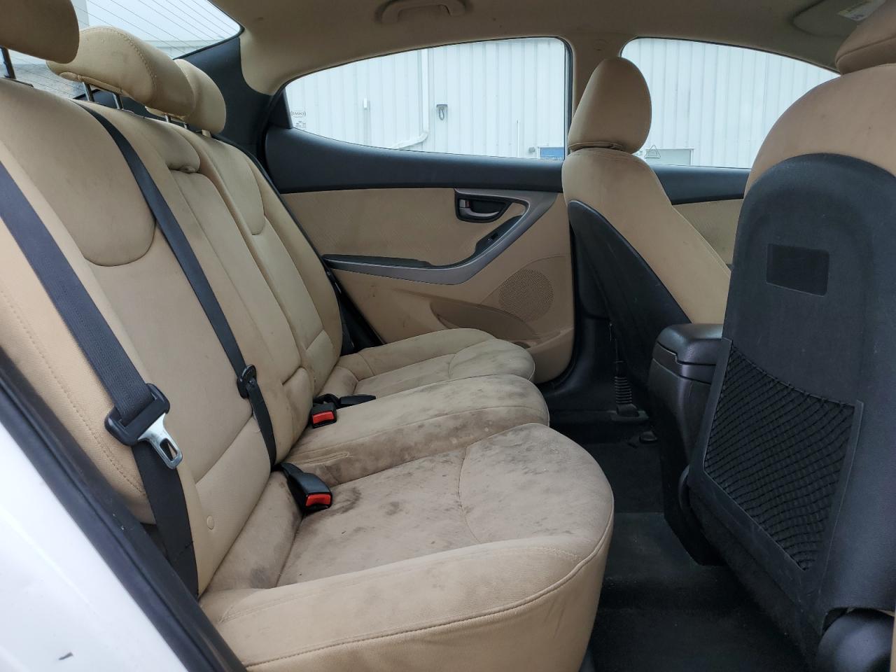 2013 Hyundai Elantra - Image 10