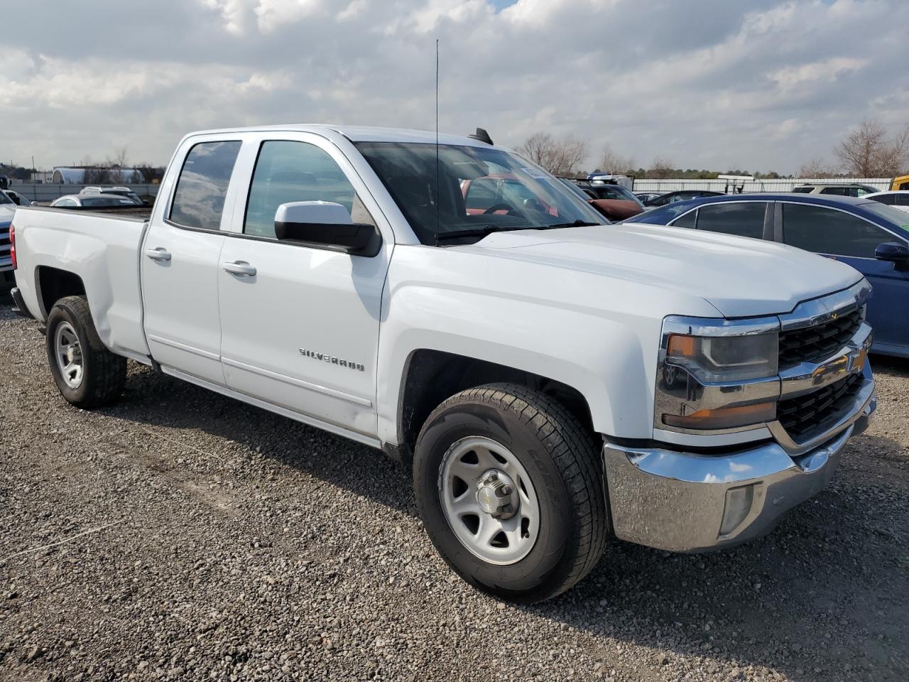 2016 Chevrolet Silverado - Image 4