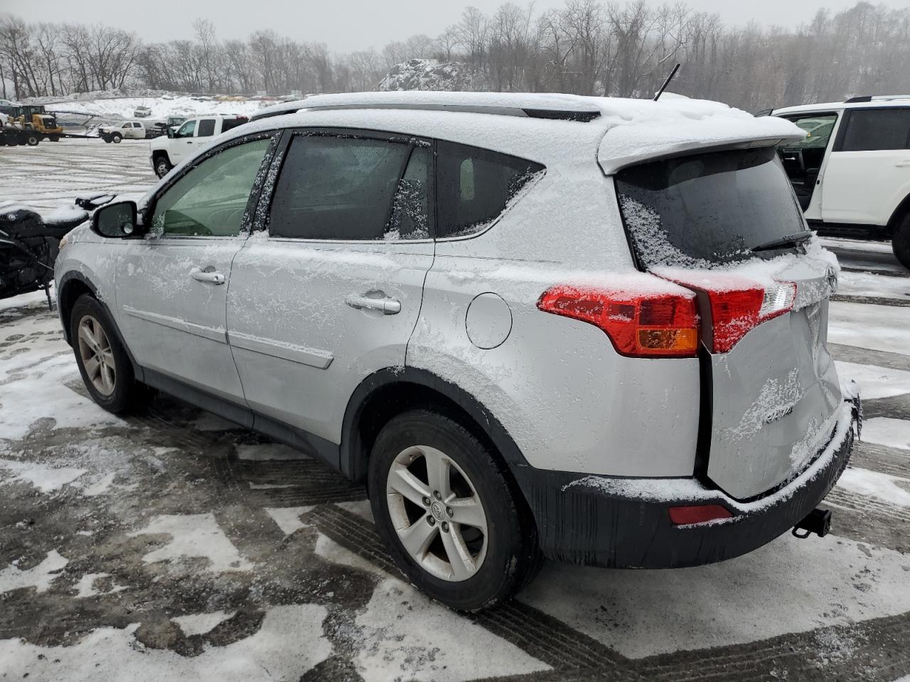 2013 Toyota RAV 4 - Image 2