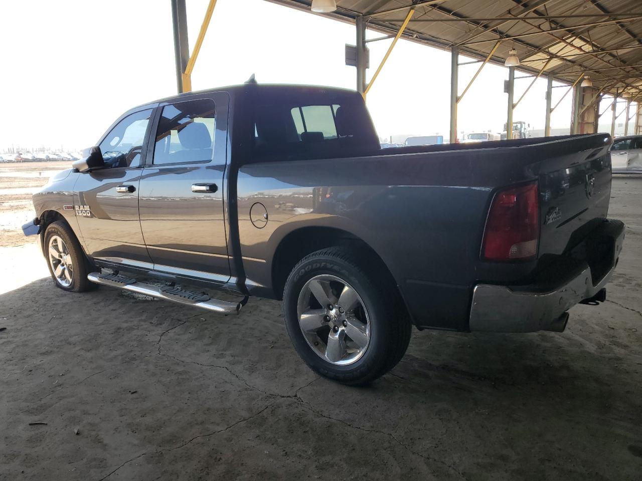 2016 RAM 1500 - Image 2