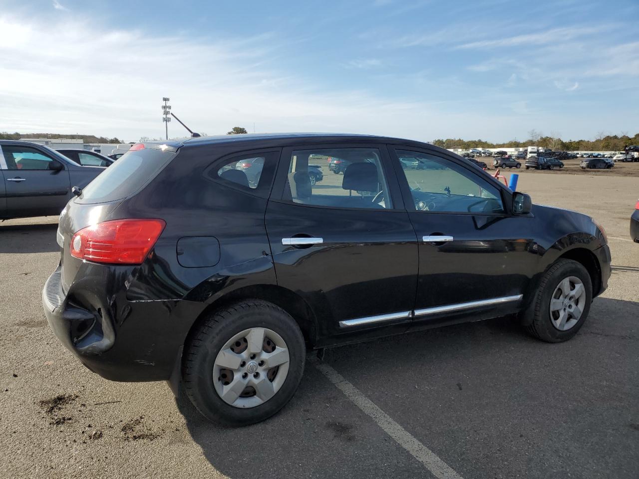 2014 Nissan Rogue - Image 3