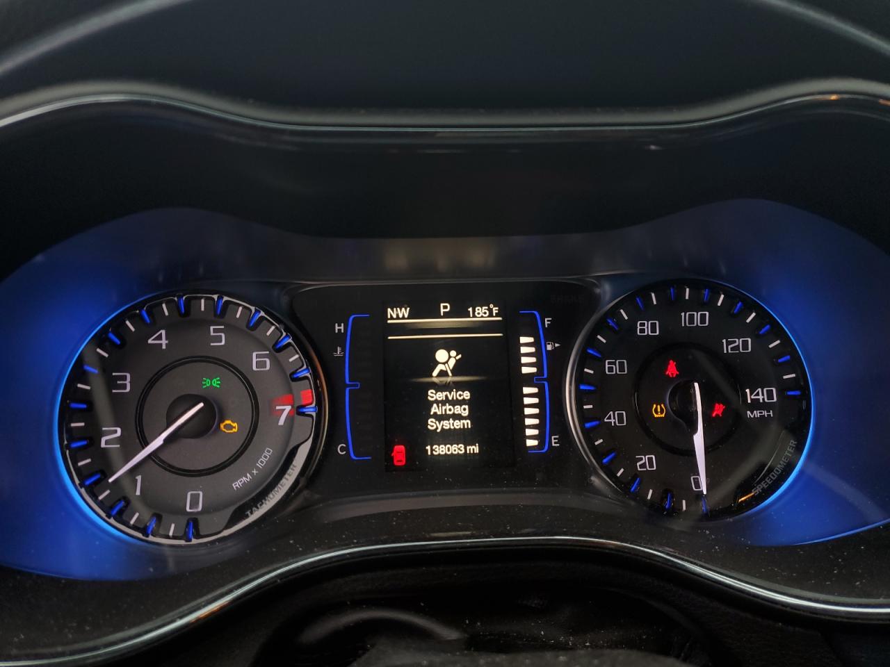 2015 Chrysler 200 - Image 9