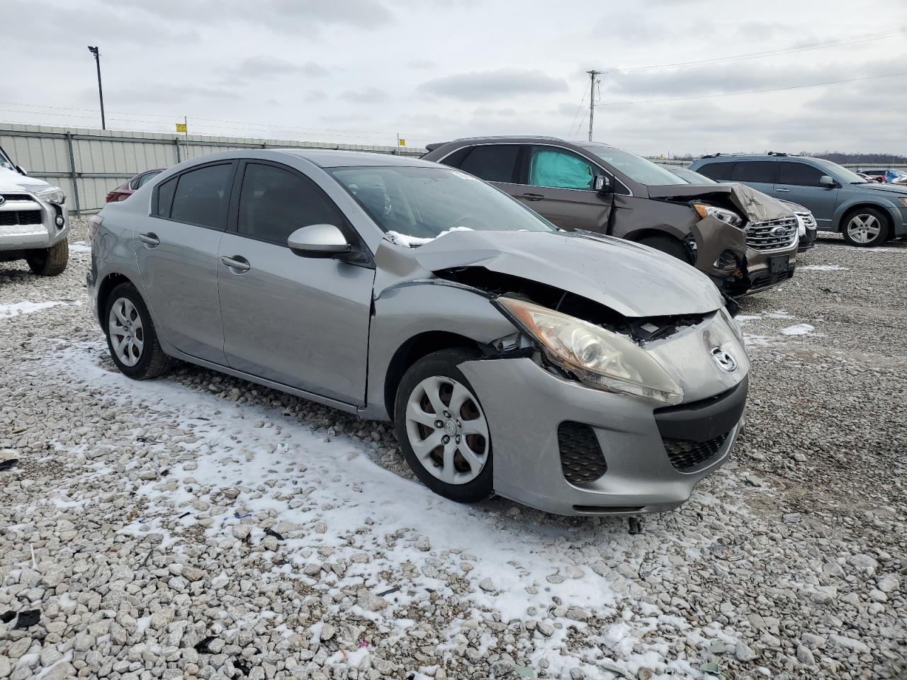 2013 Mazda 3 - Image 4