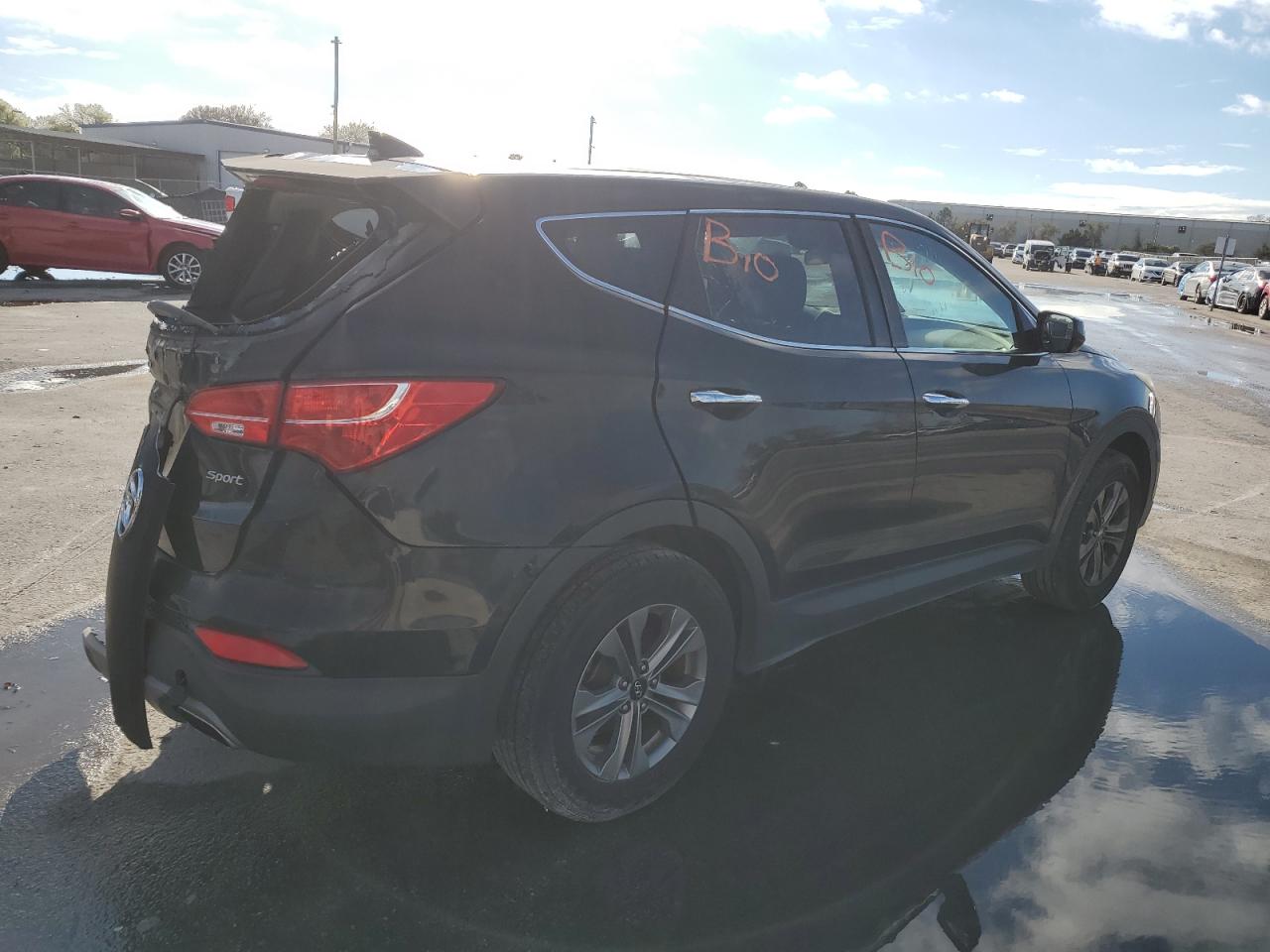 2015 Hyundai Santa Fe - Image 3