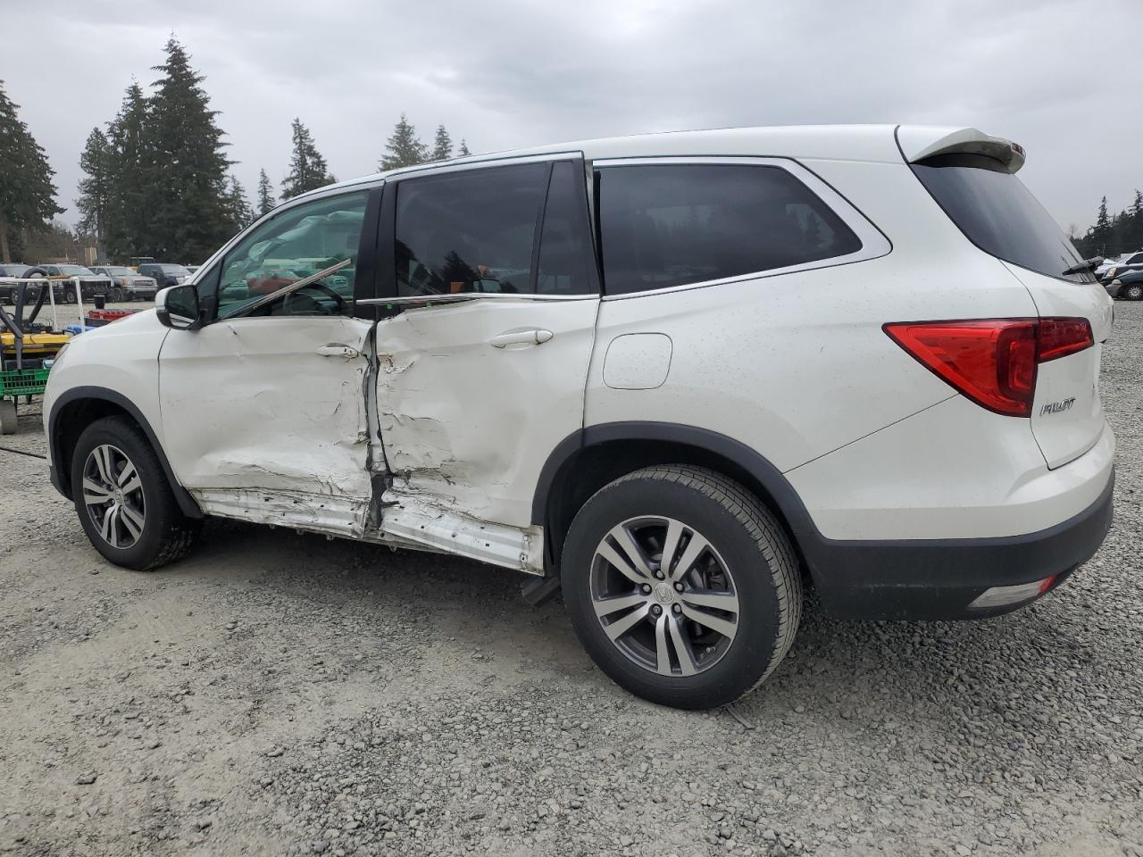 2017 Honda Pilot - Image 2