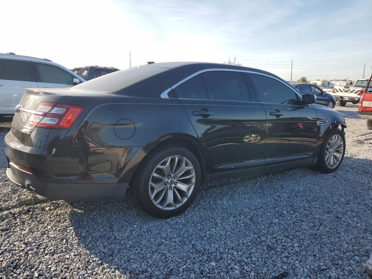 2014 Ford Taurus - Image 3