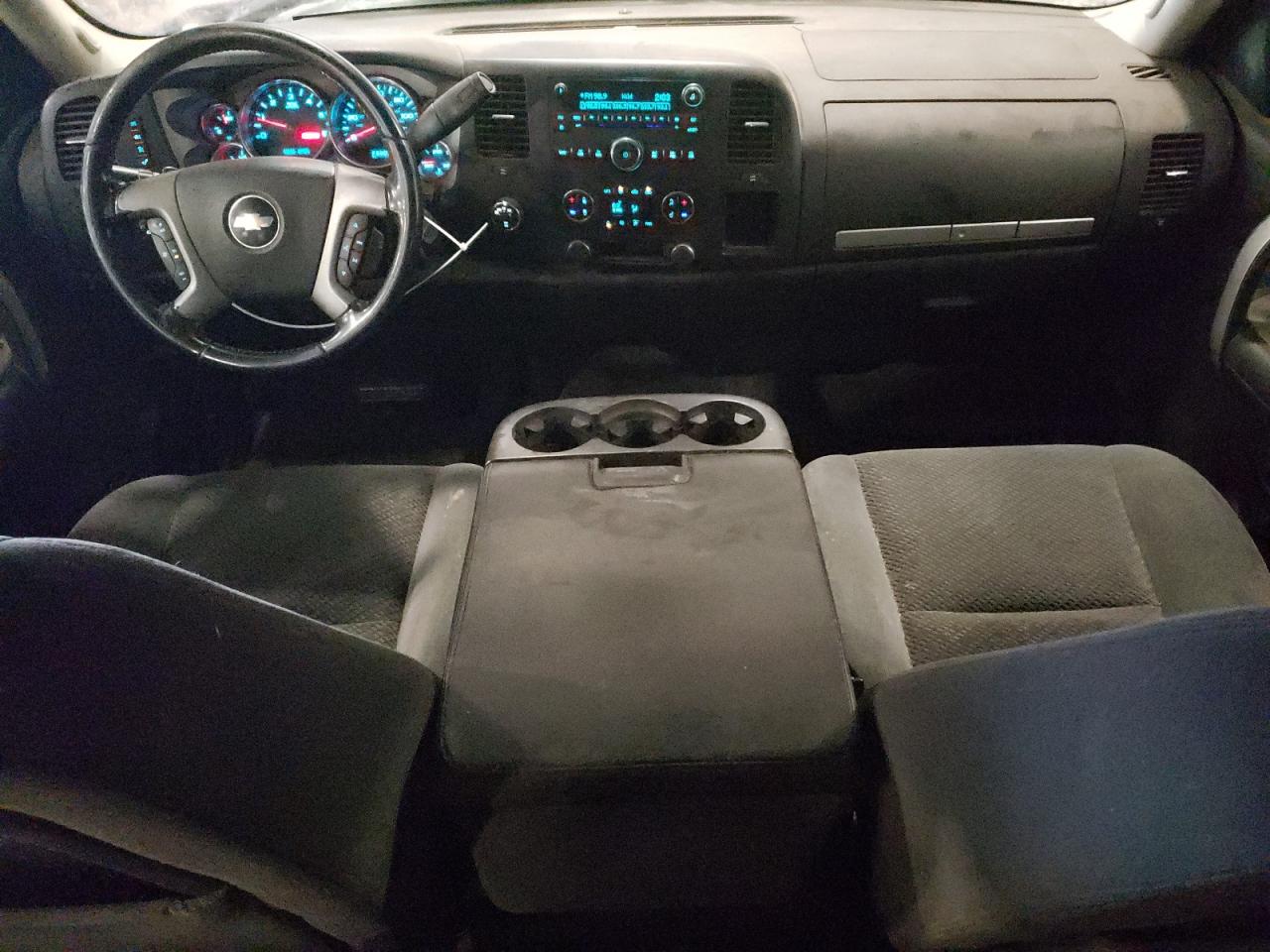 2008 Chevrolet Silverado - Image 8