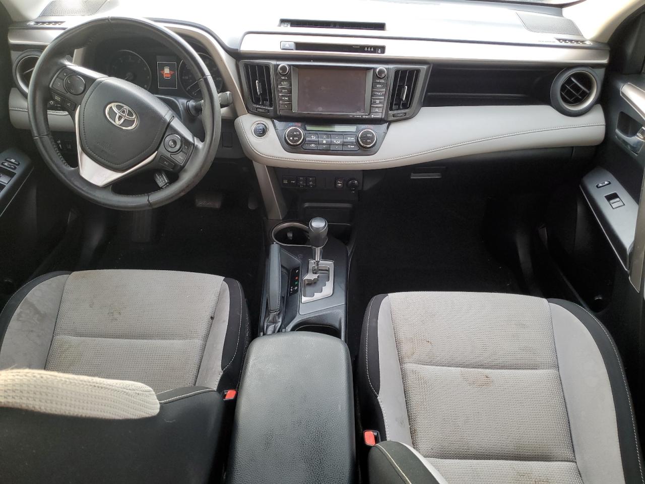 2018 Toyota RAV 4 - Image 8