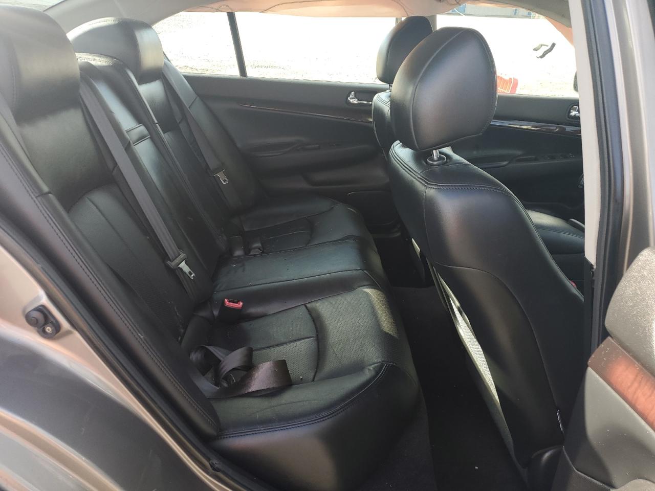 2013 Infiniti G - Image 10