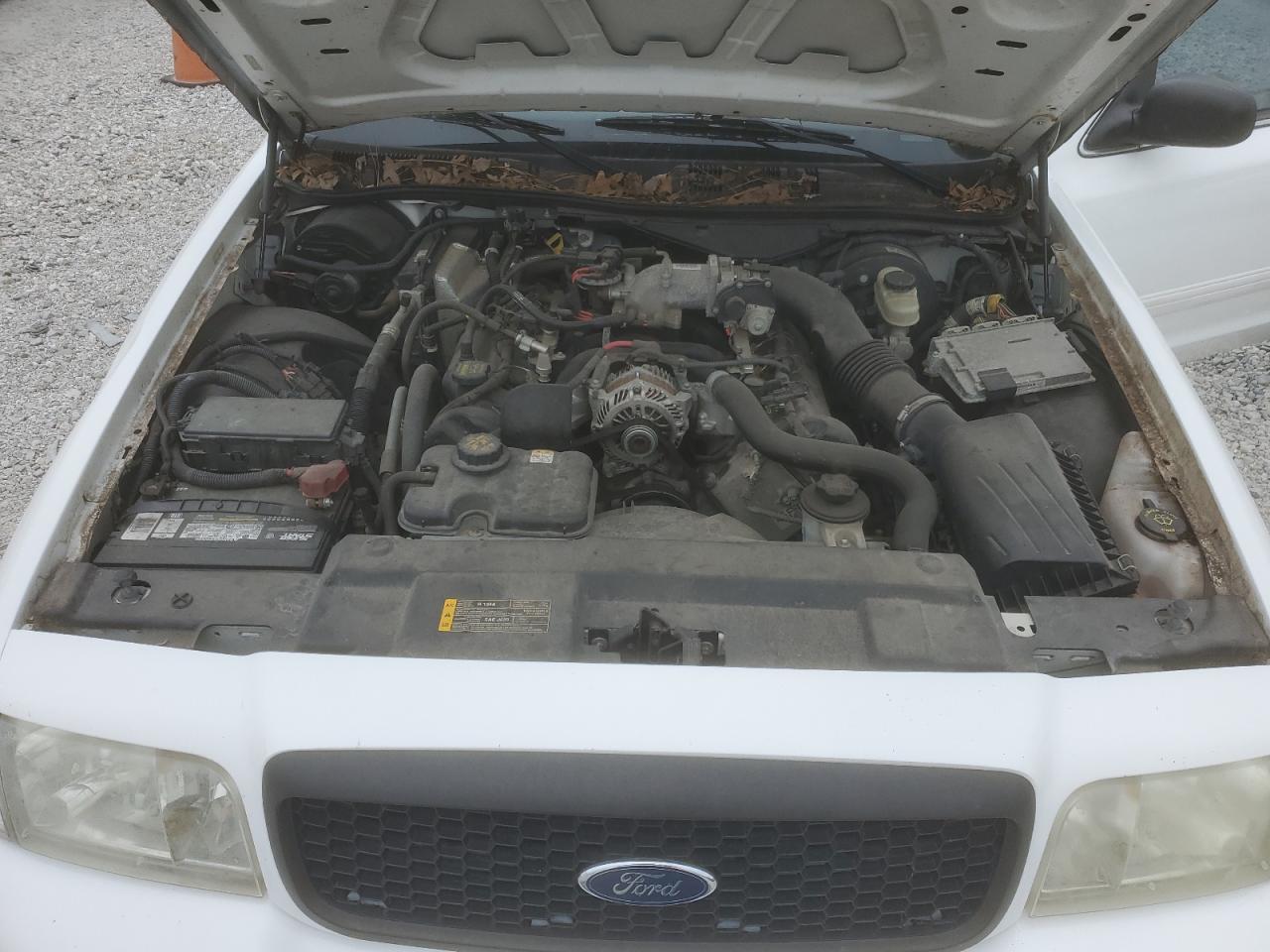 2010 Ford Crown Victoria - Image 11