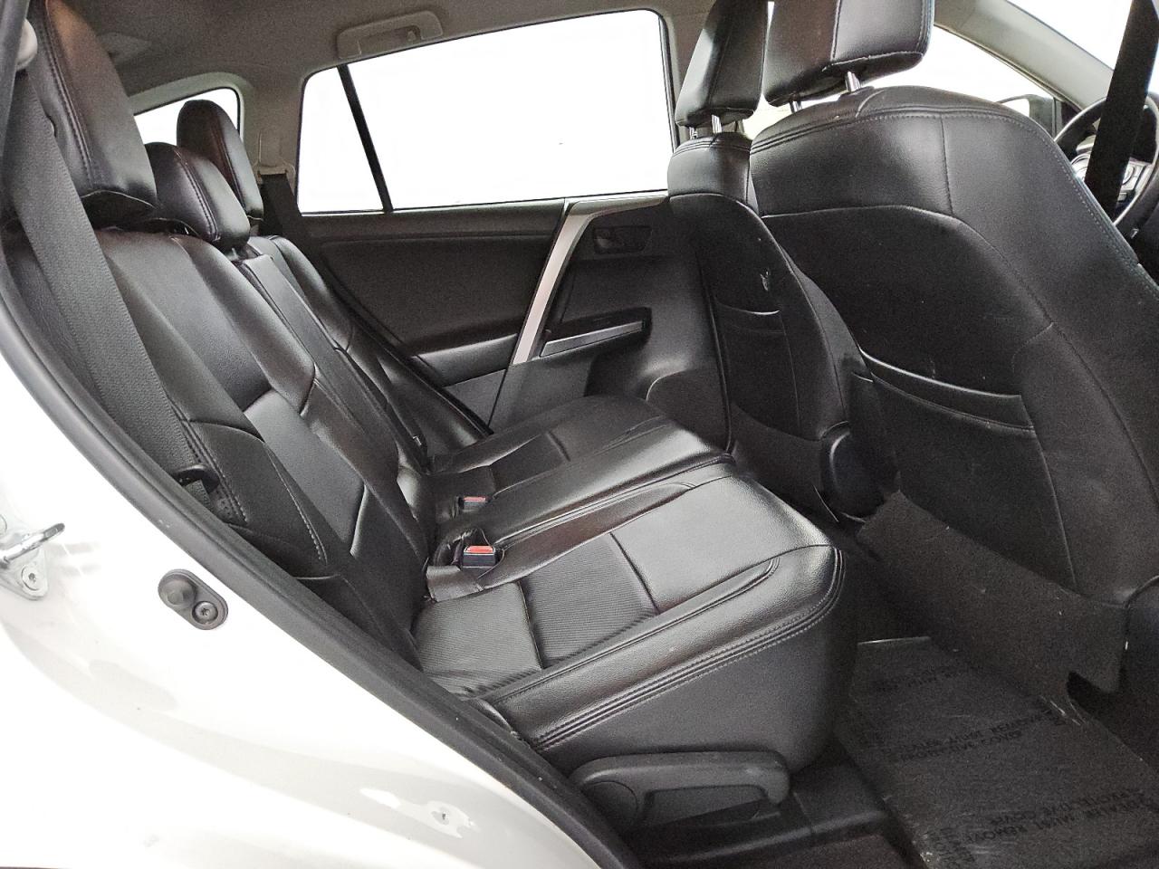 2017 Toyota RAV 4 - Image 11