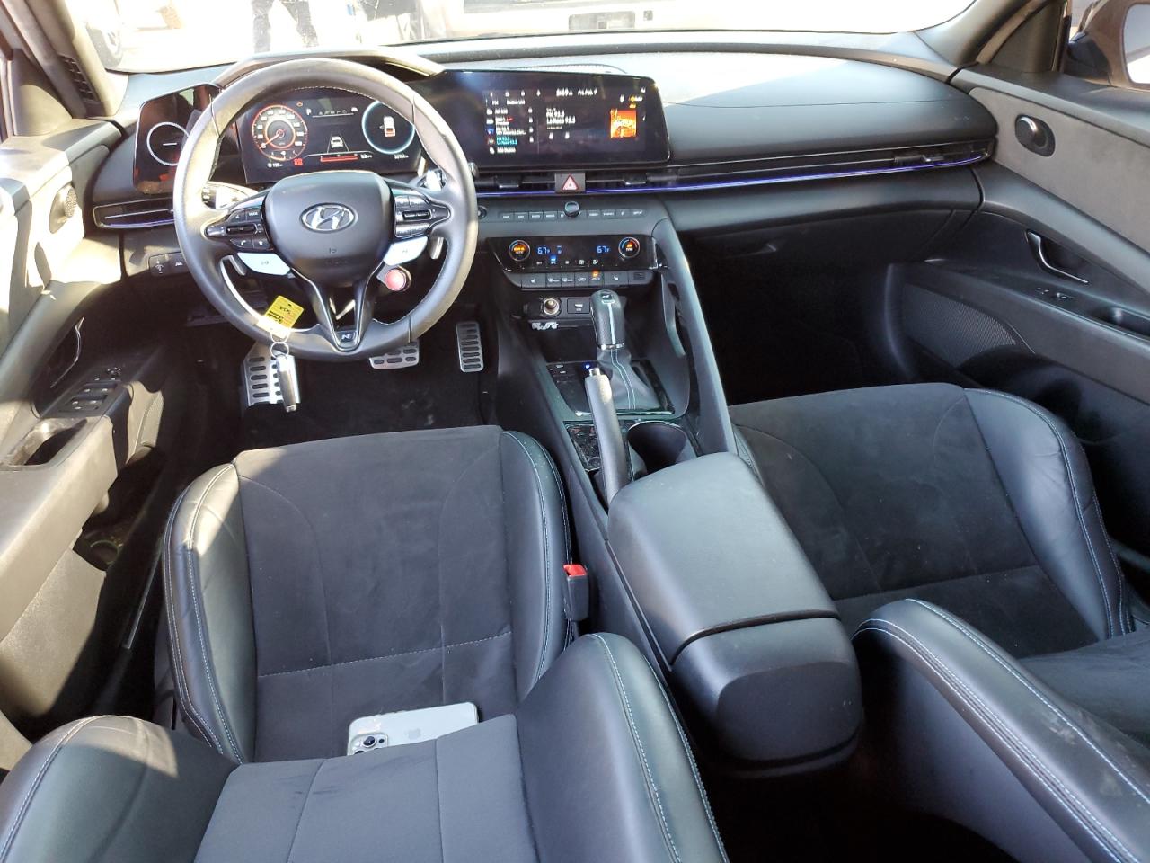 2023 Hyundai Elantra - Image 8