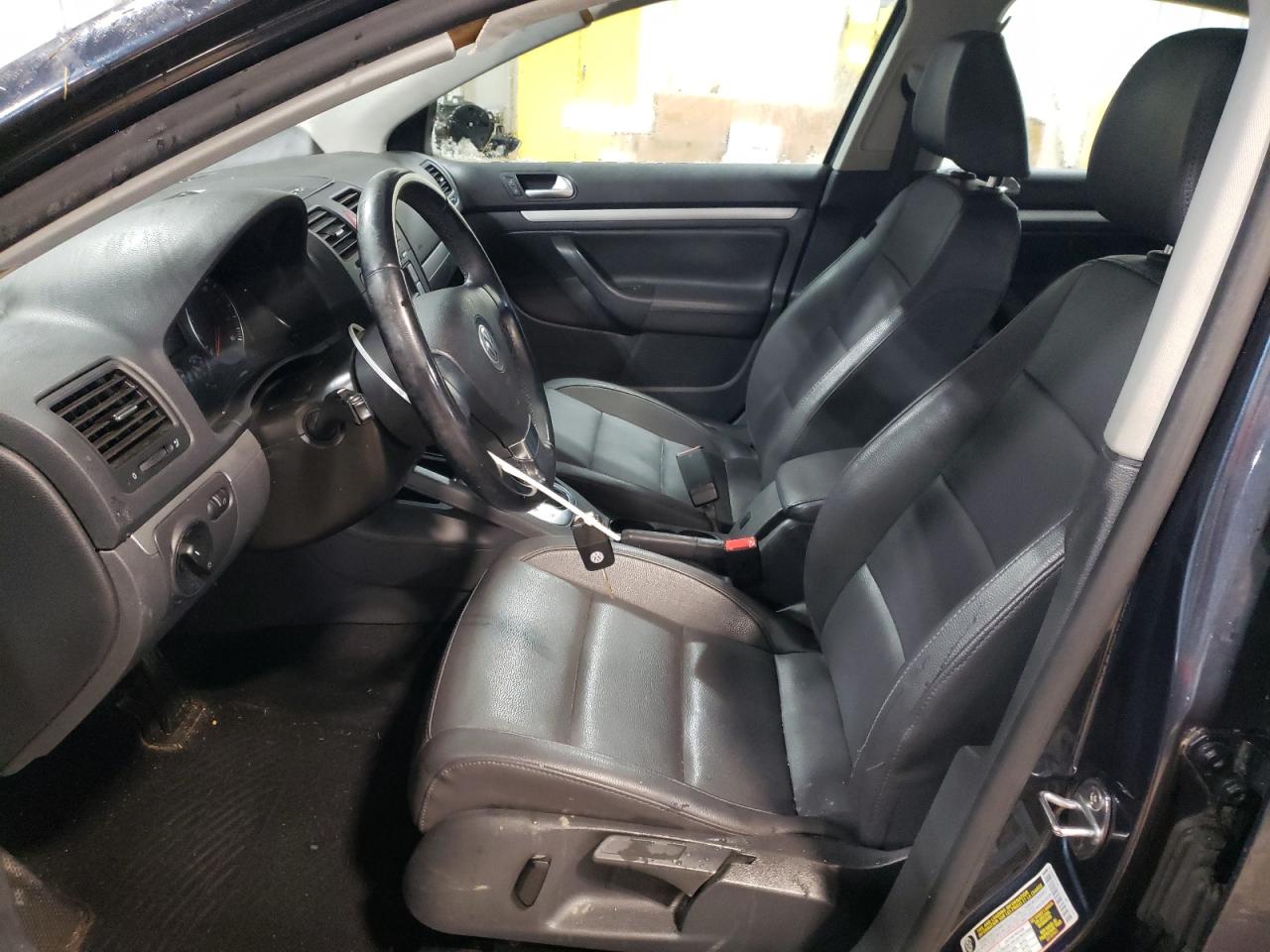 2009 Volkswagen Jetta - Image 7