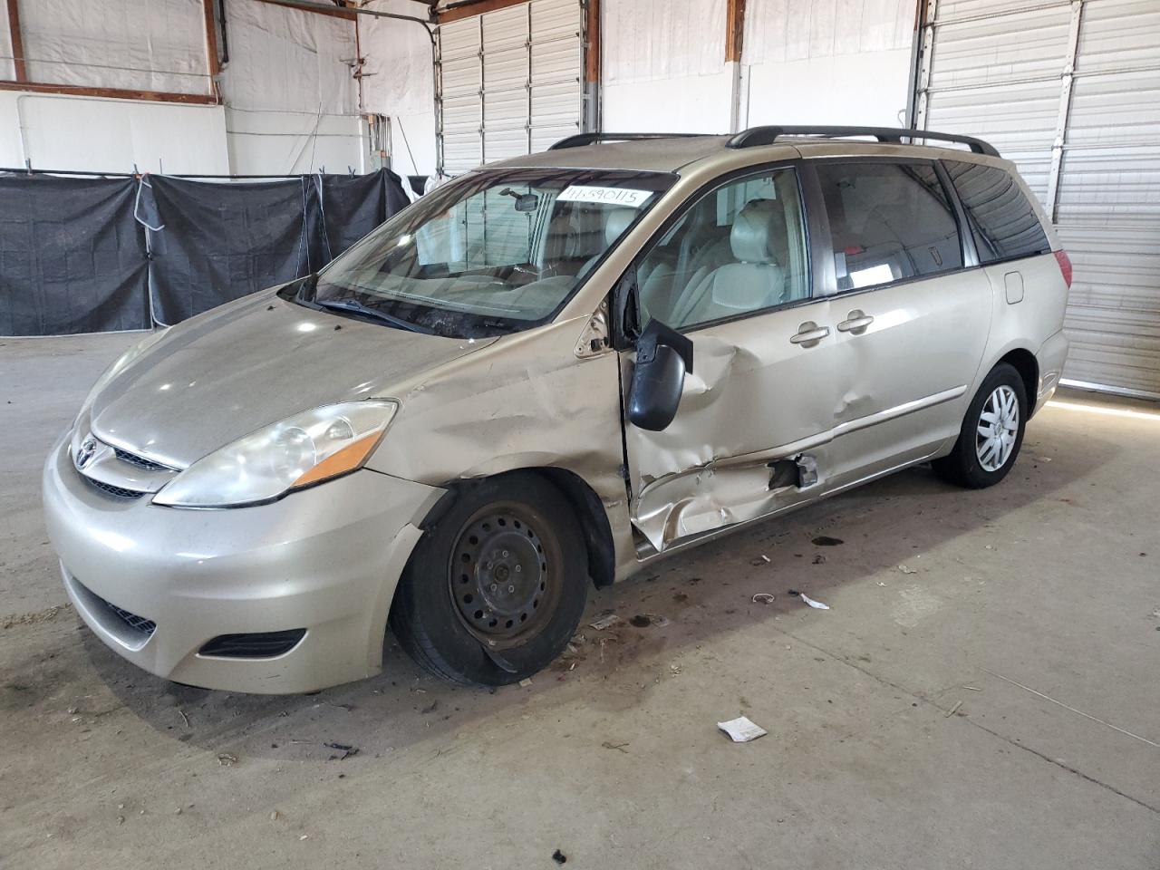 2010 Toyota Sienna Ce للبيع في Lexington، KY - Side