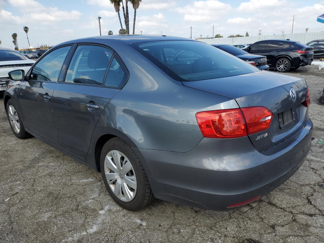 2014 Volkswagen Jetta - Image 2