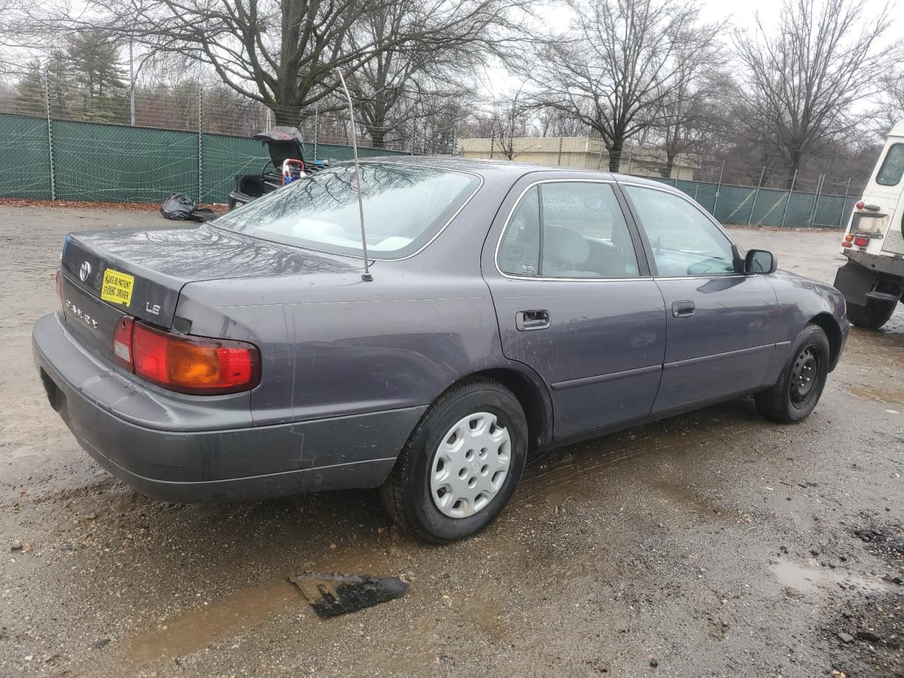 1996 Toyota Camry - Image 3