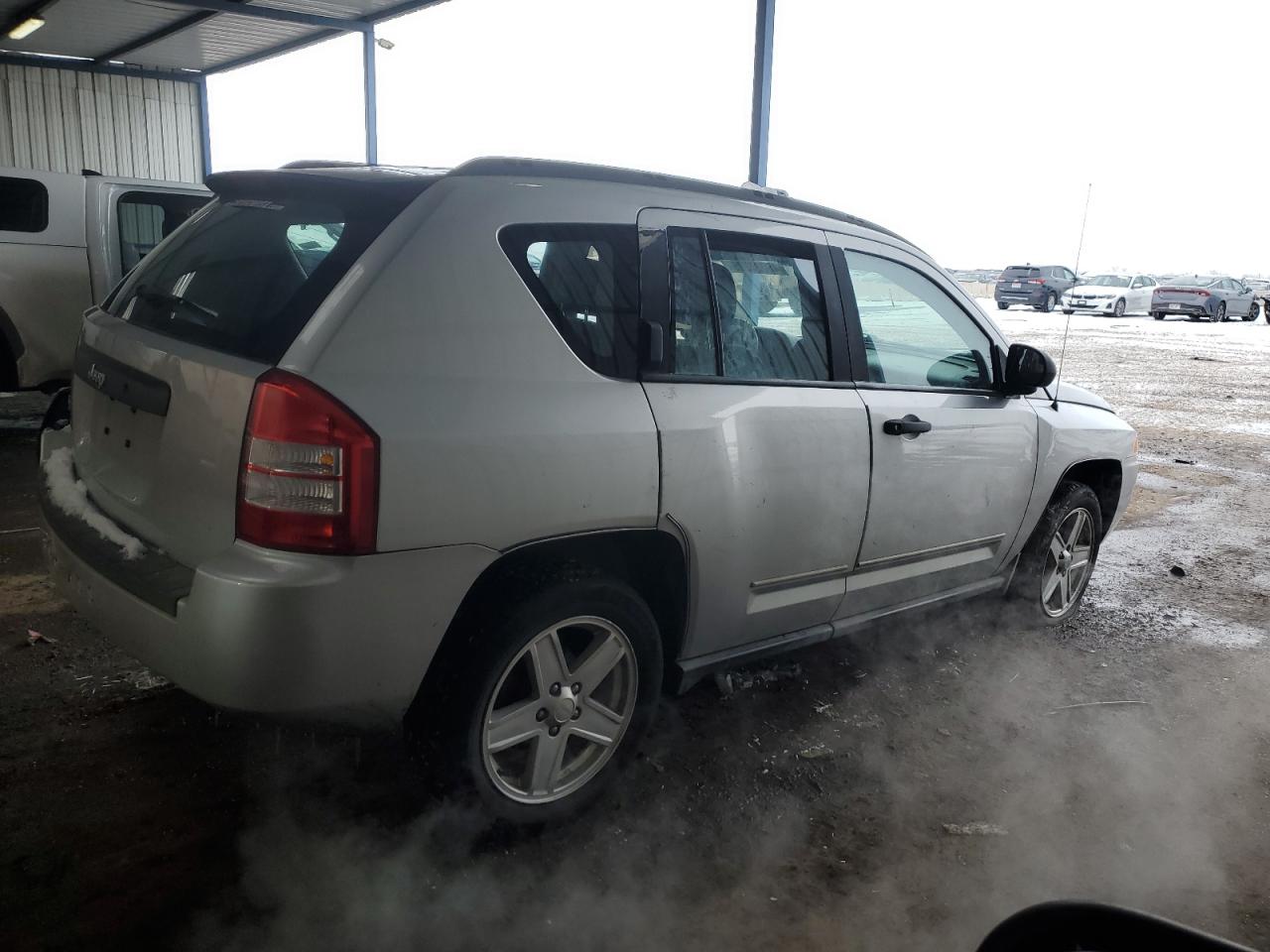 2010 Jeep Compass - Image 3