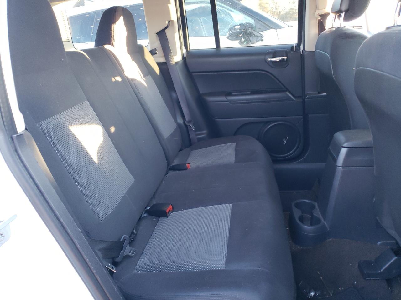 2015 Jeep Liberty (Patriot) - Image 11