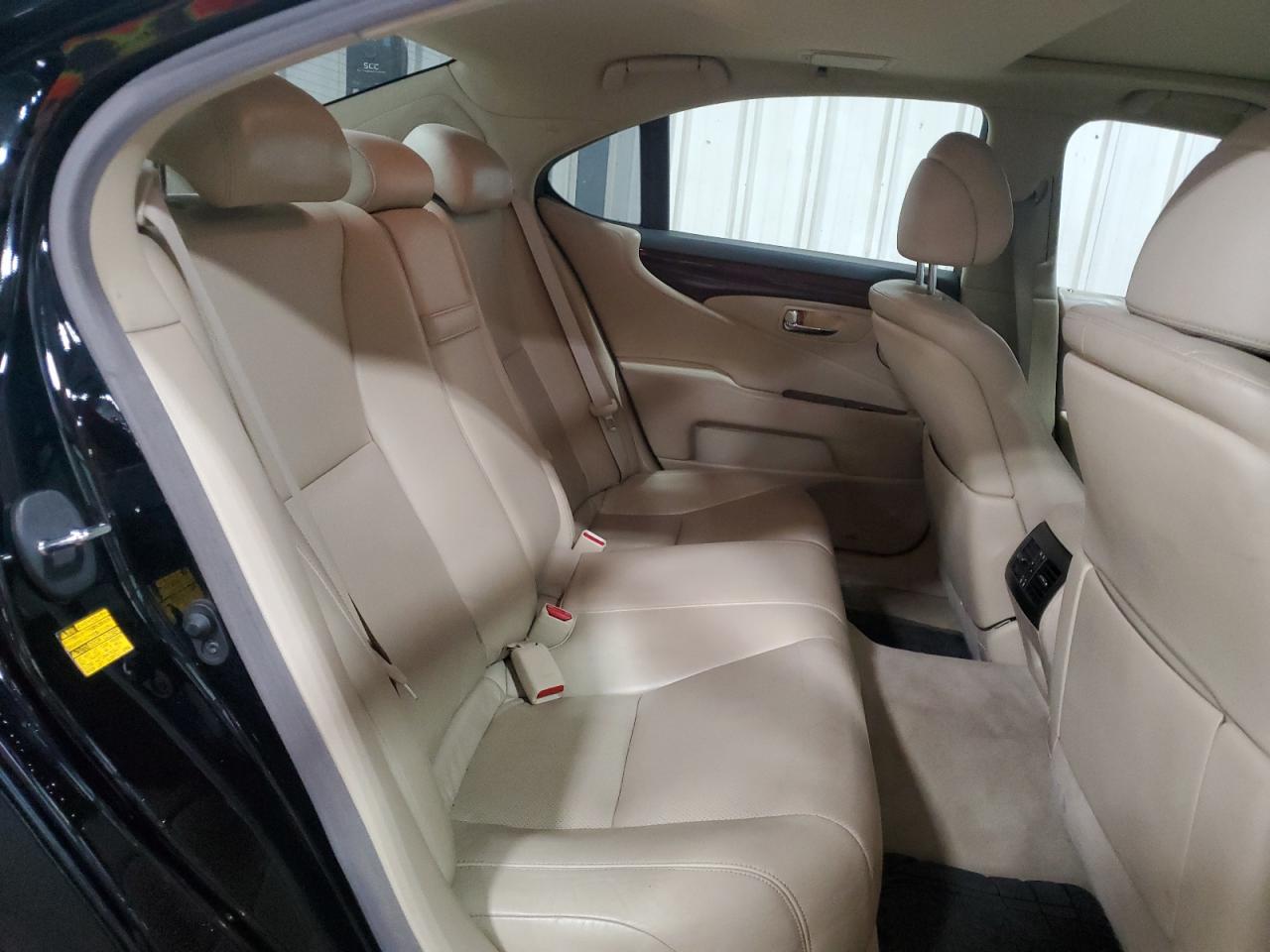 2011 Lexus LS - Image 10