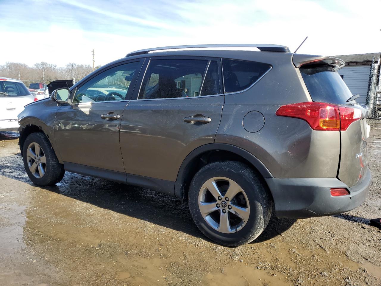 2015 Toyota RAV 4 - Image 2